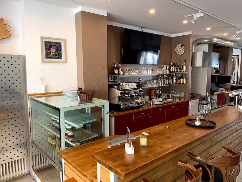 3Klang-Caf&eacute;-Bar