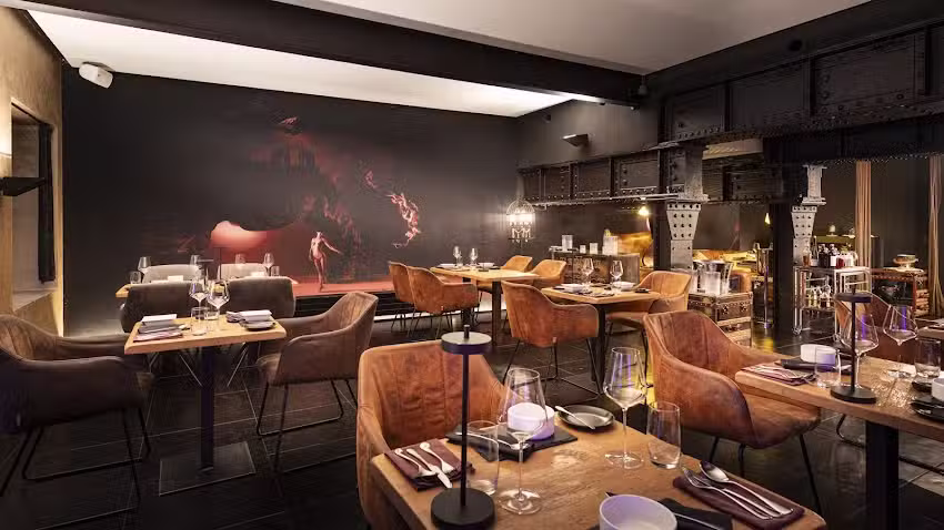 5 Gourmet Restaurant & Bar