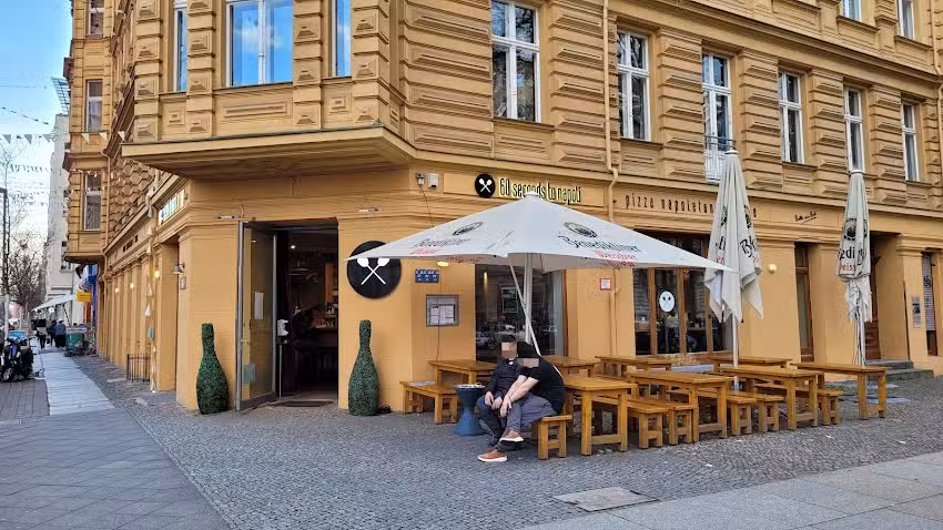 60 seconds to napoli Berlin / Oderbergerstr