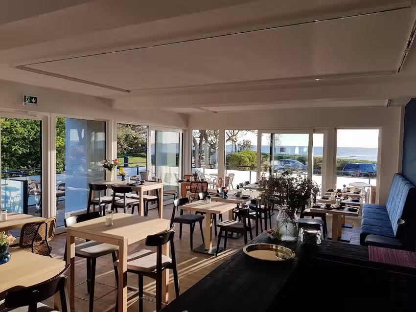 Achtern Diek &ndash; Fr&uuml;hst&uuml;ck mit Meer.Blick