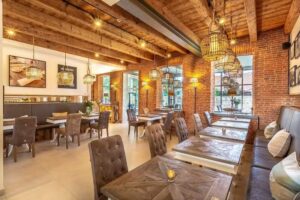 Achterum Bar & Lounge