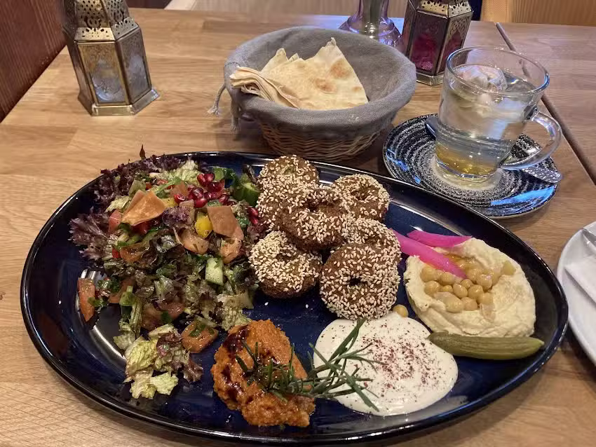 Adam Caf&eacute; City