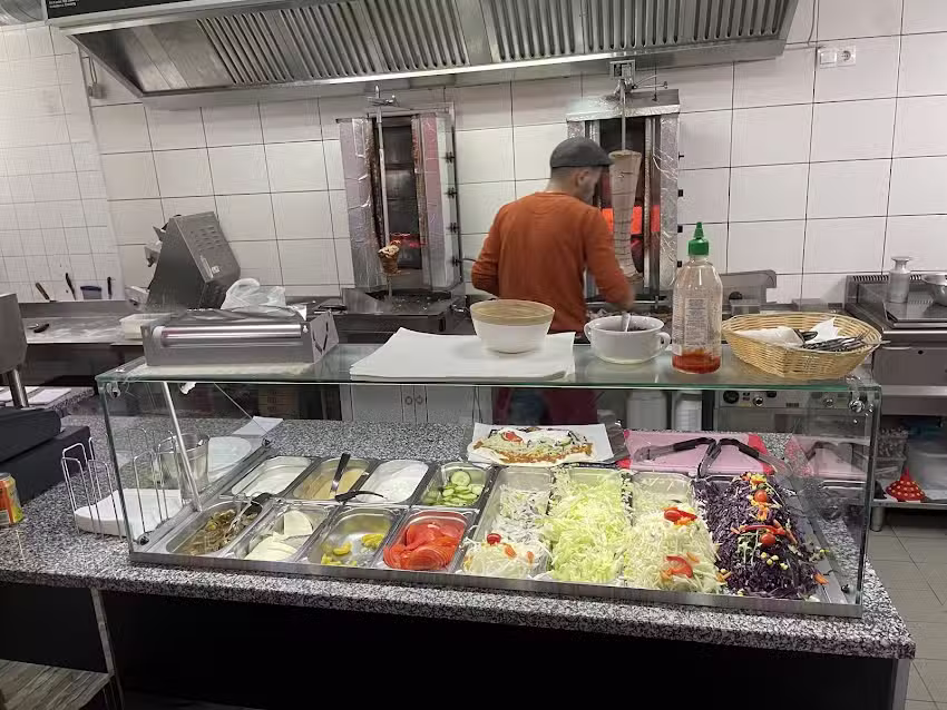 Adi&rsquo;s Pizza Kebab Haus