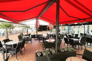 Ajeti Eiscaf&eacute; am Rathaus