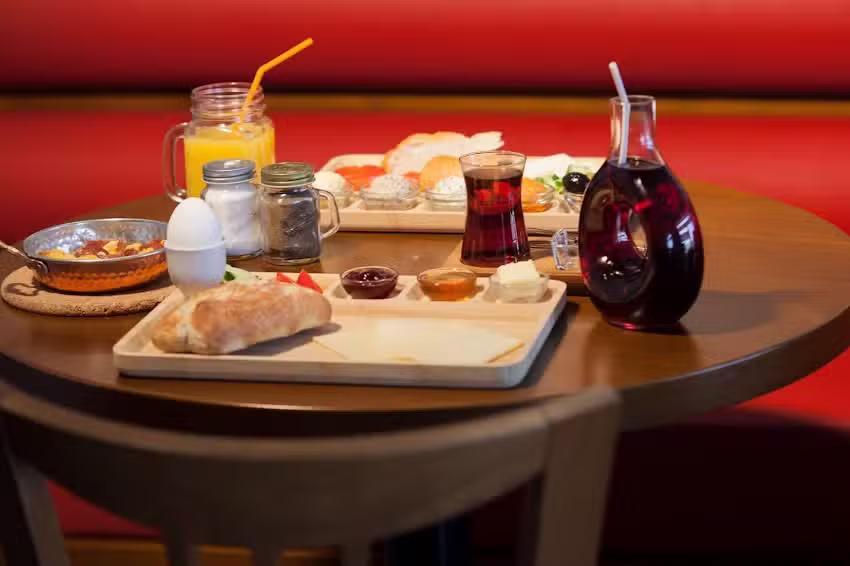 AKALIN food coffee & sweets