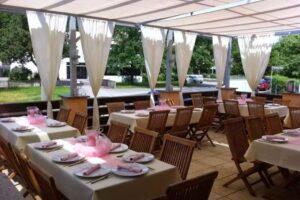 akropolis &bull; hotel &bull; restaurant