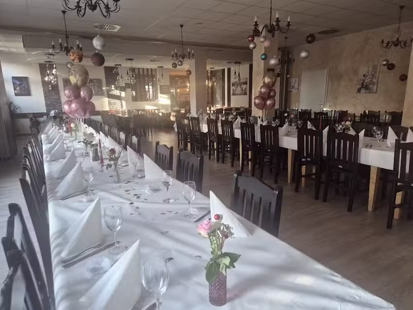 Akropolis Restaurant