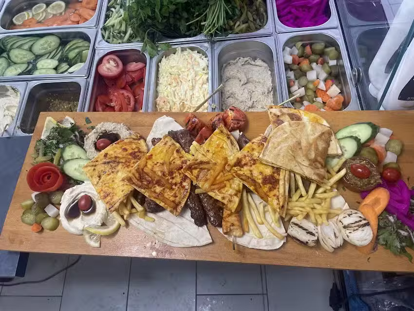 Aladin&rsquo;s Shawarma