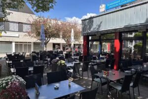 Aliseni, Griechisches Restaurant
