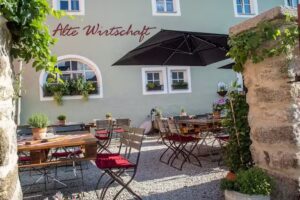 Alte Wirtschaft an der Lamitz – Bernd Neuberger