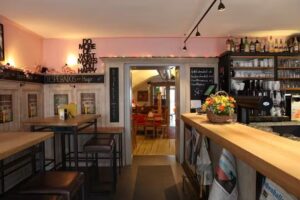 Amadeo Cafe Bar Bistro