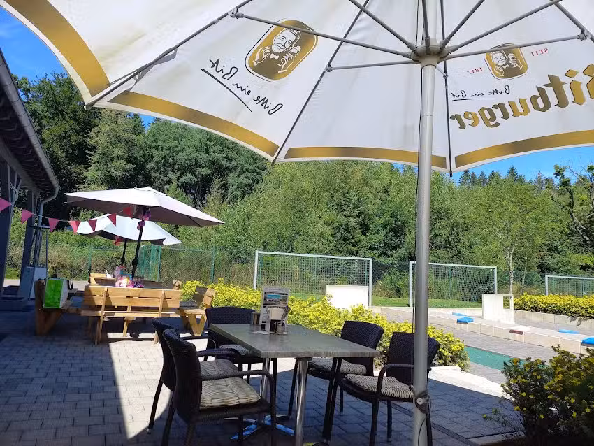 Annette&rsquo;s Caf&eacute; & Bistro Abseits und Minisoccer