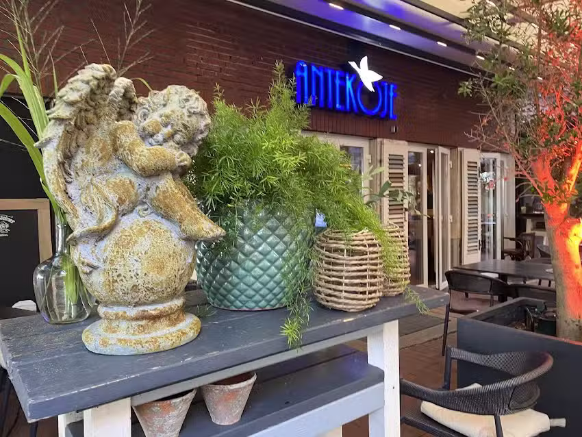 Antekoje Restaurant & Catering