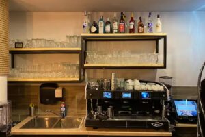 Antonios Pizza Taxi/Bar