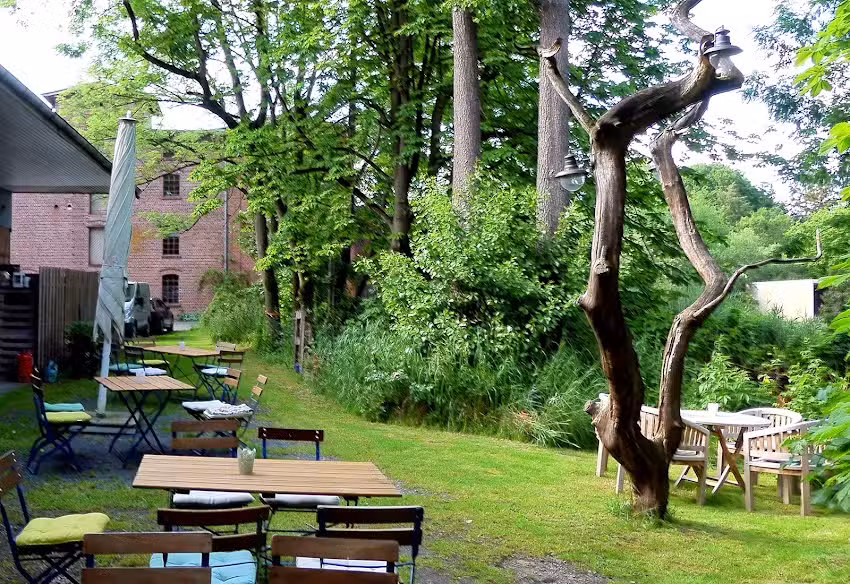 Apolonia Hus Hofcaf&eacute; und Herberge