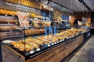 Aroma Brot trifft Bohne | Caf&eacute;, B&auml;ckerei & Konditorei