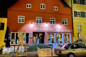 Arte &ndash; Cafe & Bar