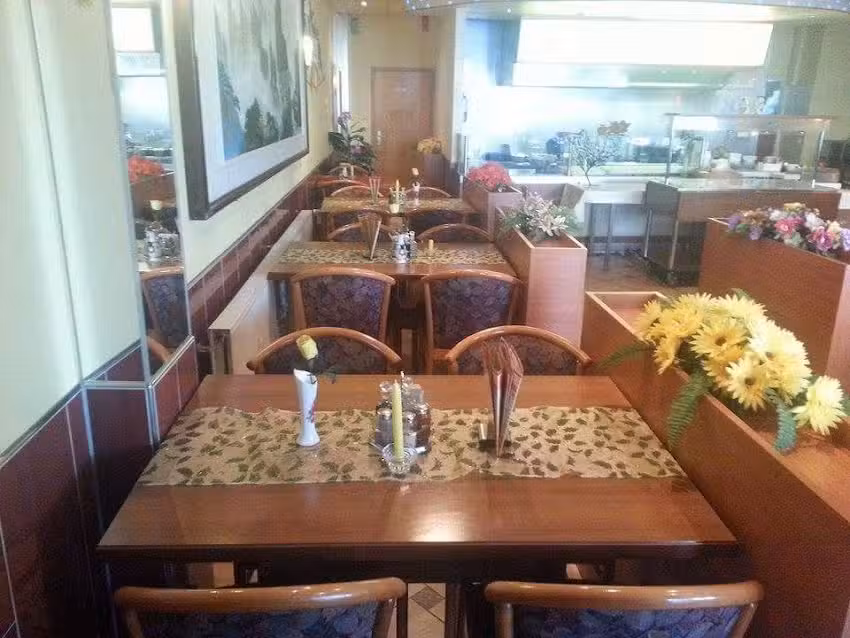 Asia Bistro Golden Wok