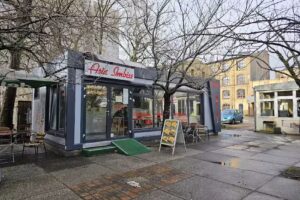 Asia-Imbiss am Anton-Saefkow-Platz