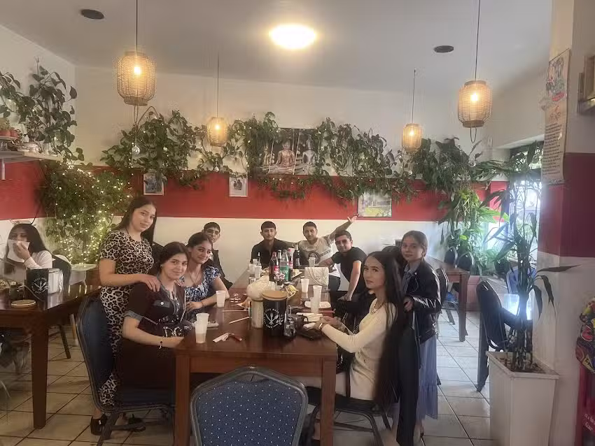 Asia NiNi & Sushi Bar