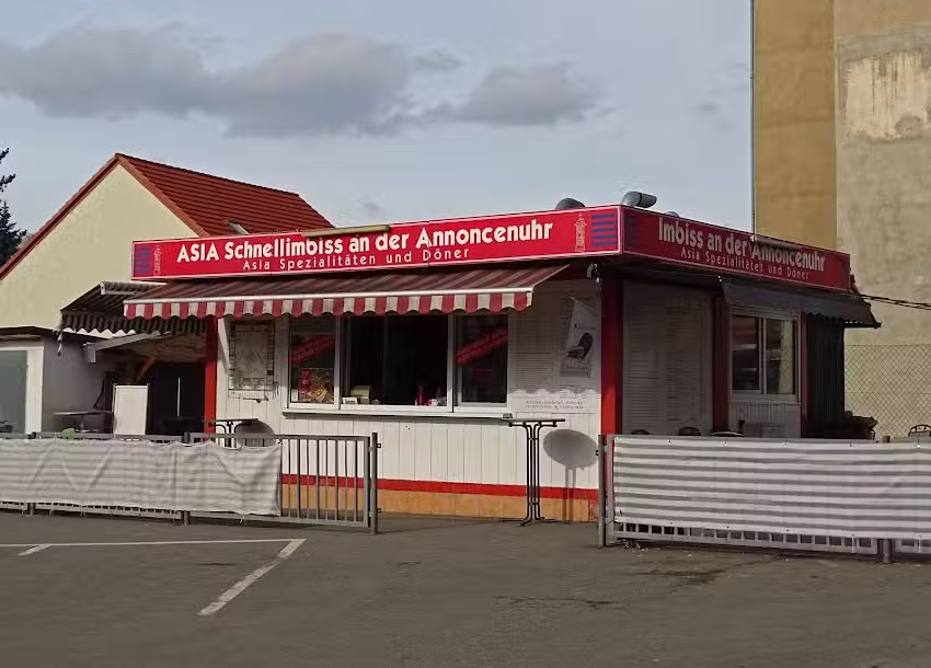 Asia Schnellimbiss an der Annoncenuhr