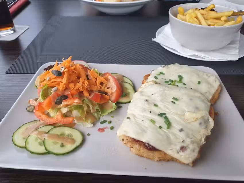 AUSZEIT Restaurant-Cafe-Bar