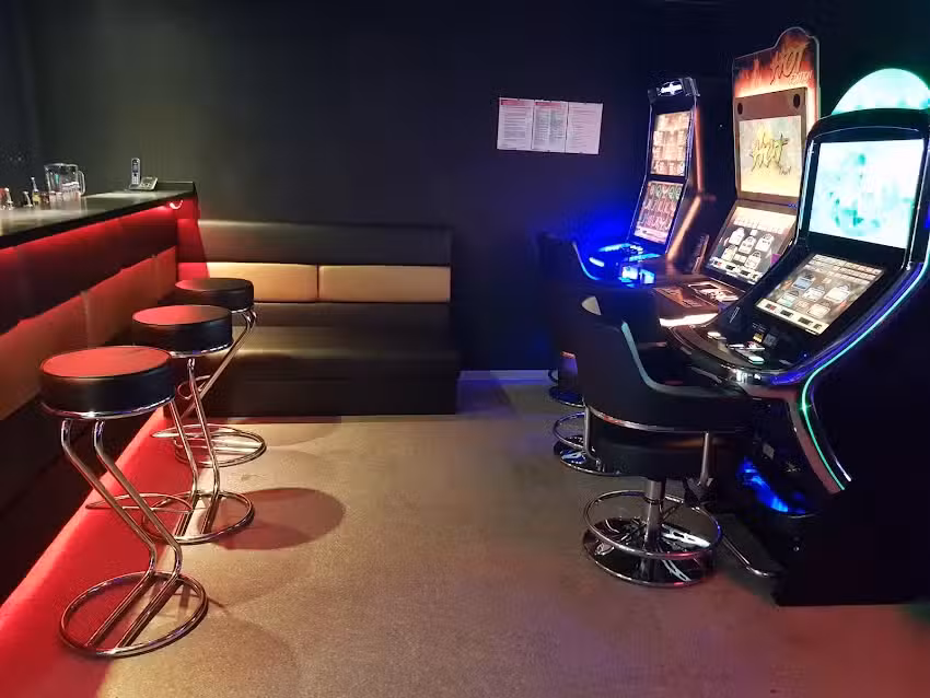 Automatenaufsteller Celik