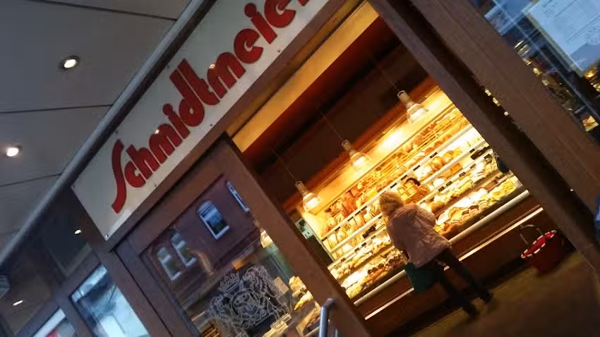 B&auml;ckerei & Konditorei Schmidtmeier &ndash; mit Caf&eacute;