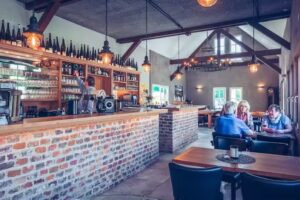 Bahnsteig 1 – Vinothek | Event | Restaurant