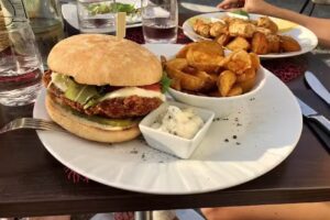 Barrel Weinbar & Restaurant