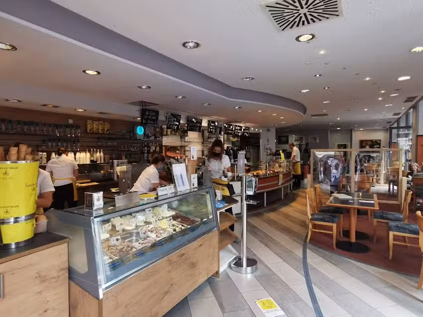 Bassanese Cafe am Dom