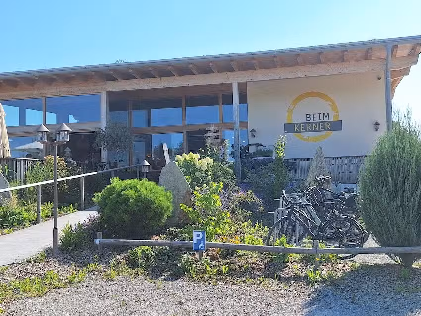 BEIM KERNER &ndash; Kernerhof Hofladen mit Caf&eacute;