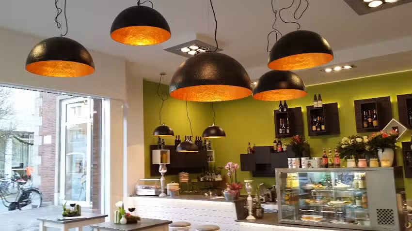 Bella Vita Caff&egrave; & Vinoteca-Weinbar