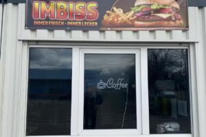 Benny&rsquo;s Burger & Breakfast