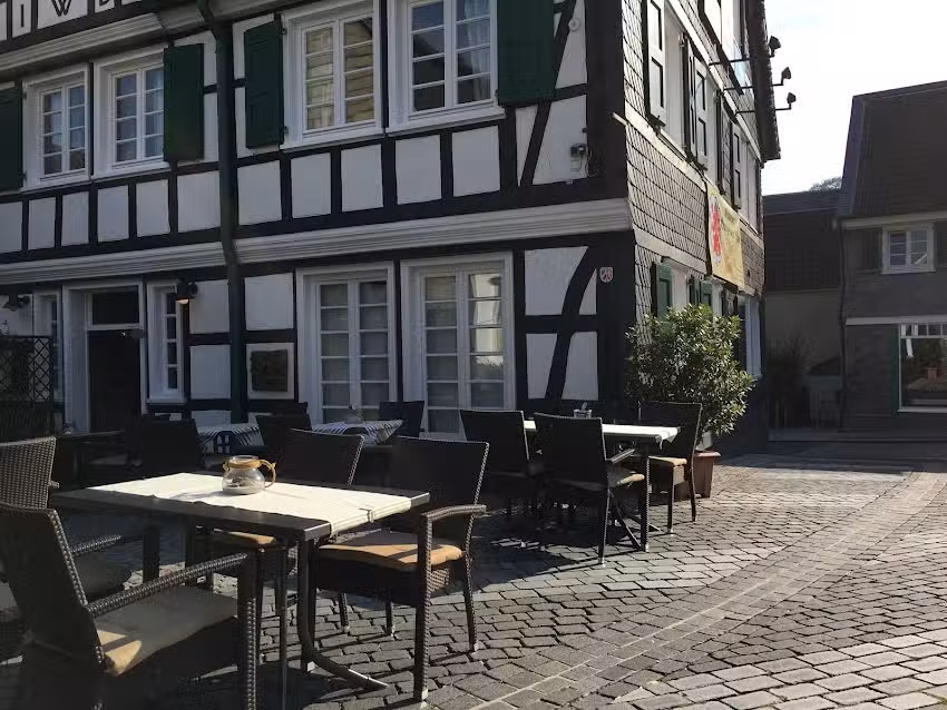 BERGISCHER L&Ouml;WE | Saisonale & Regionale Hausmannskost
