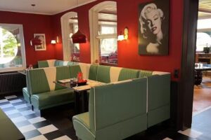 Betsys Diner