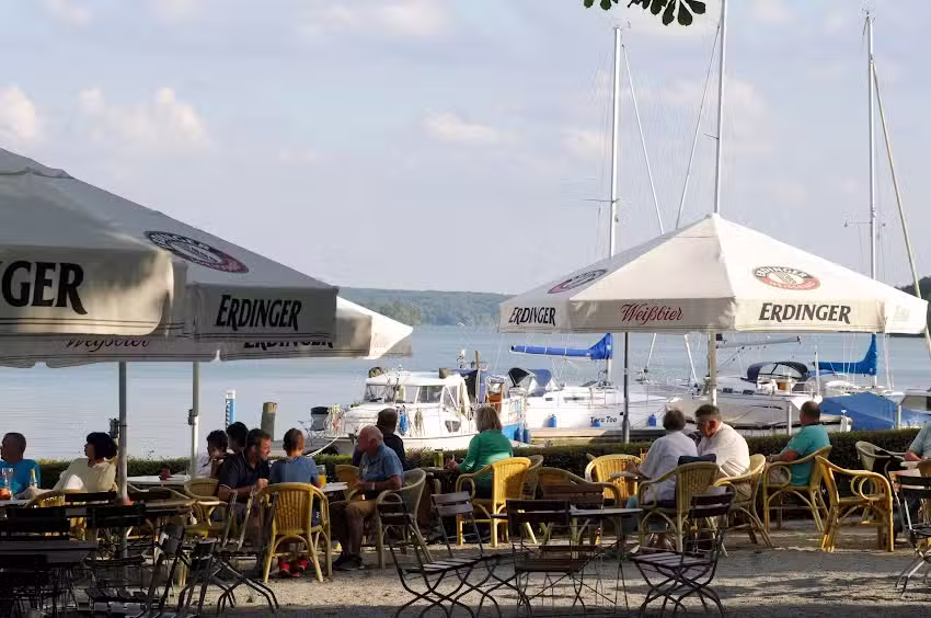 Biergarten am Scharm&uuml;tzelsee