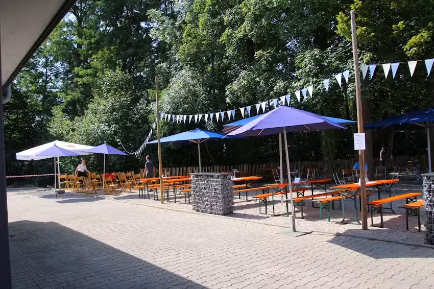 Biergarten am Sportplatz