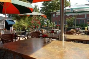 Biergarten an der alten Schule