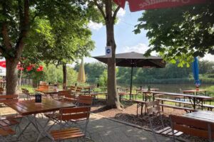 Biergarten an der Insel