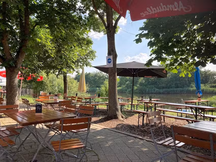 Biergarten an der Insel