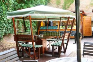 Biergarten-Br&uuml;ckenhausen