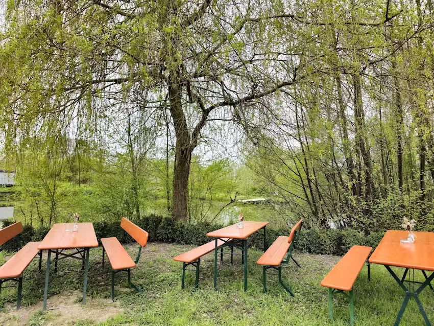 Biergarten der Dorfbrauerei Schmölz