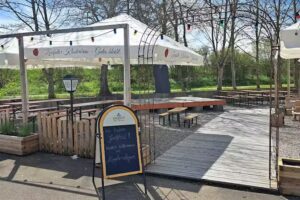 Biergarten Hopfenbogen