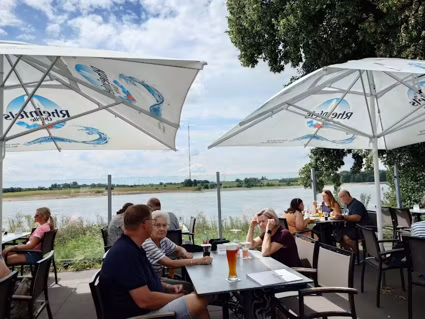 Biergarten Rheinpromenade