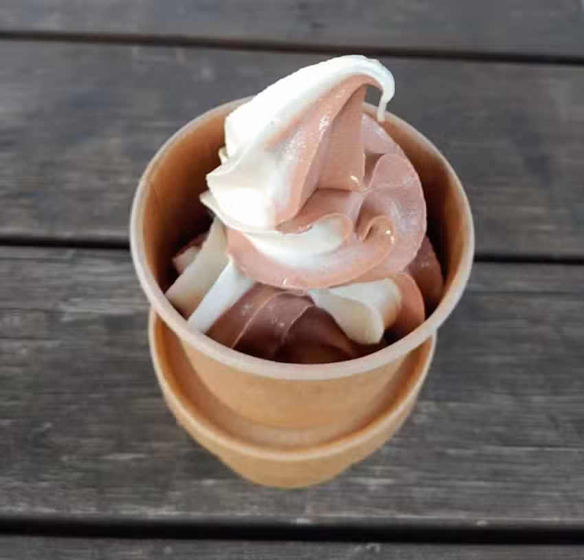 Biergarten SchleusenEis Softeis, Waffeln, Fuldatal Wilhelmshausen