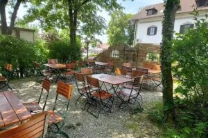 Biergarten Taufkirchen