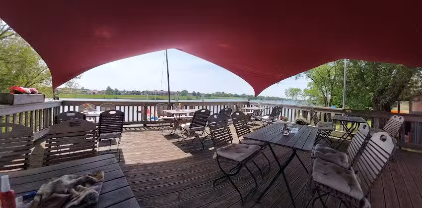 Biergarten und Bootsverleih
