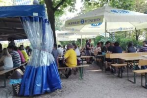 Biergarten „Zum Blauen Affen“