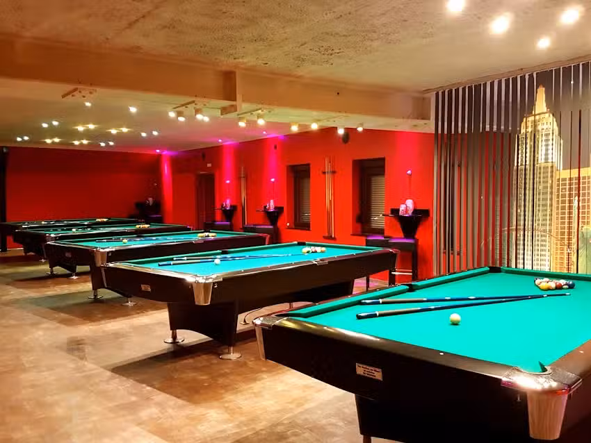 Billard Caf&eacute; Sch&ouml;nefeld